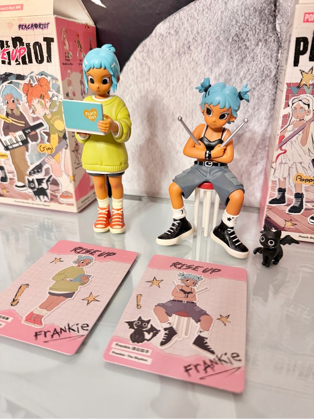 Pop Mart Peach Riot Blind Box Rise Up Series-Frankie - Picture 2 of 3